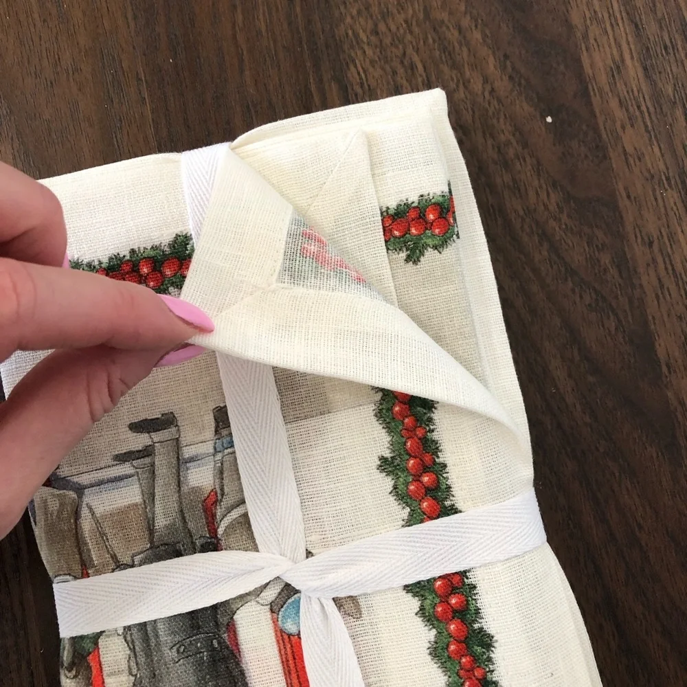 Williams Sonoma Town Square Napkins, Set of 4